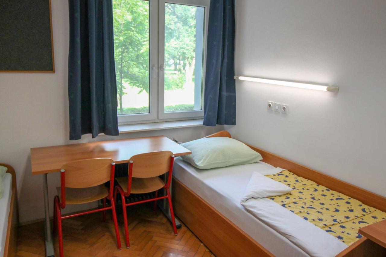 Dijaski Dom Bezigrad Ljubljana Hostel Luaran gambar