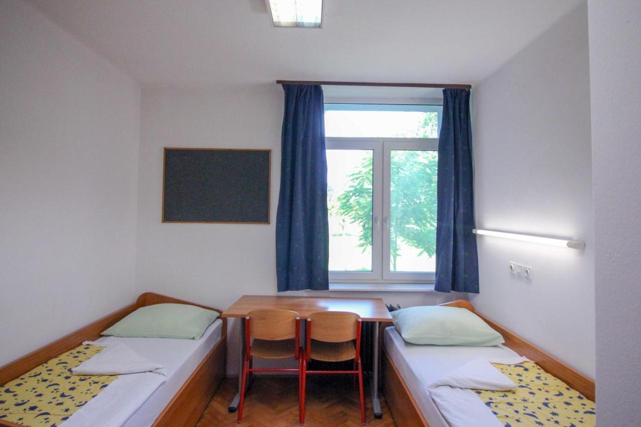 Dijaski Dom Bezigrad Ljubljana Hostel Luaran gambar