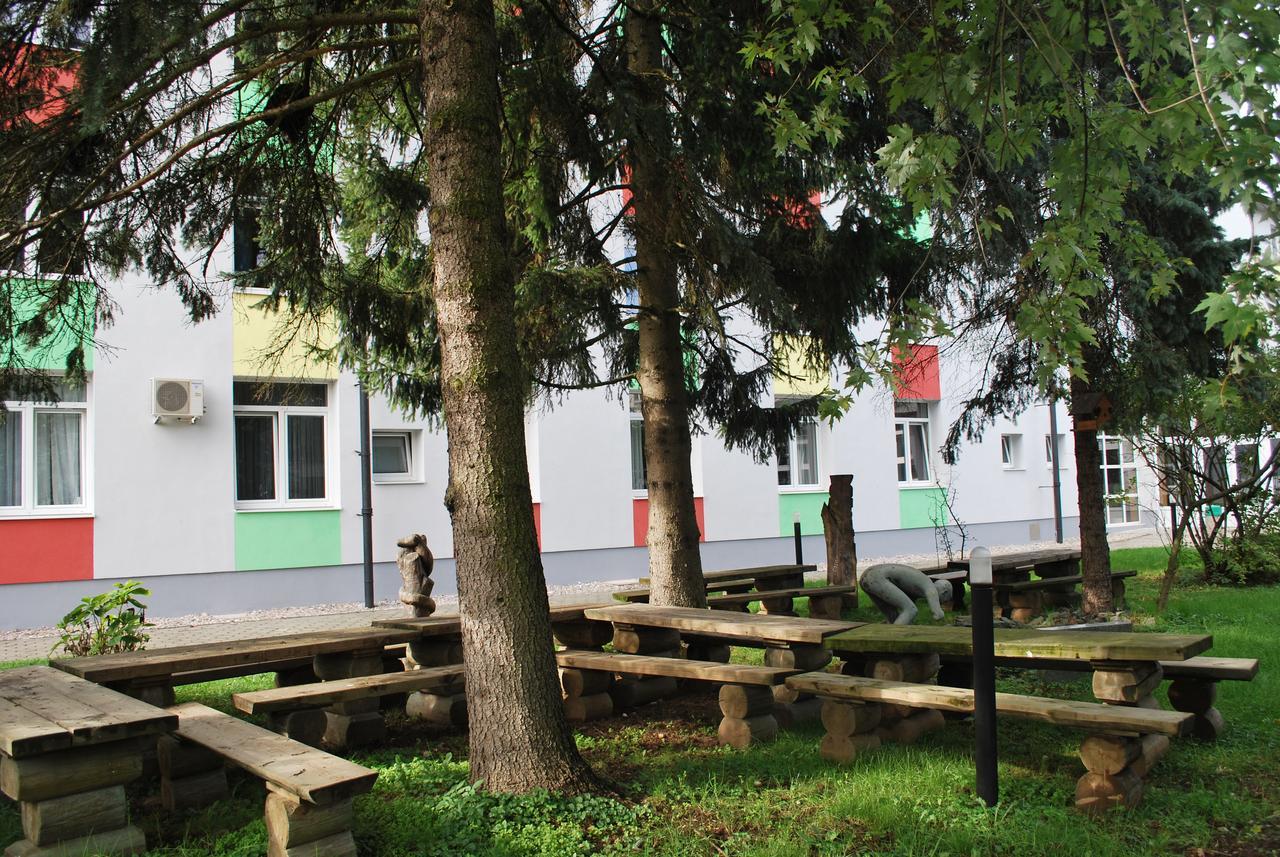 Dijaski Dom Bezigrad Ljubljana Hostel Luaran gambar
